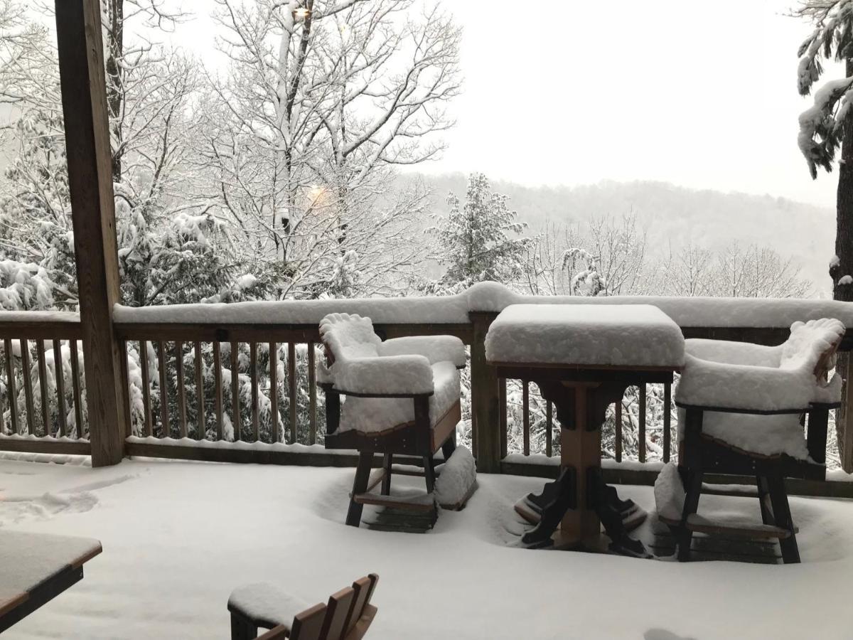 Lazy Bear Lodge Valle Crucis Εξωτερικό φωτογραφία